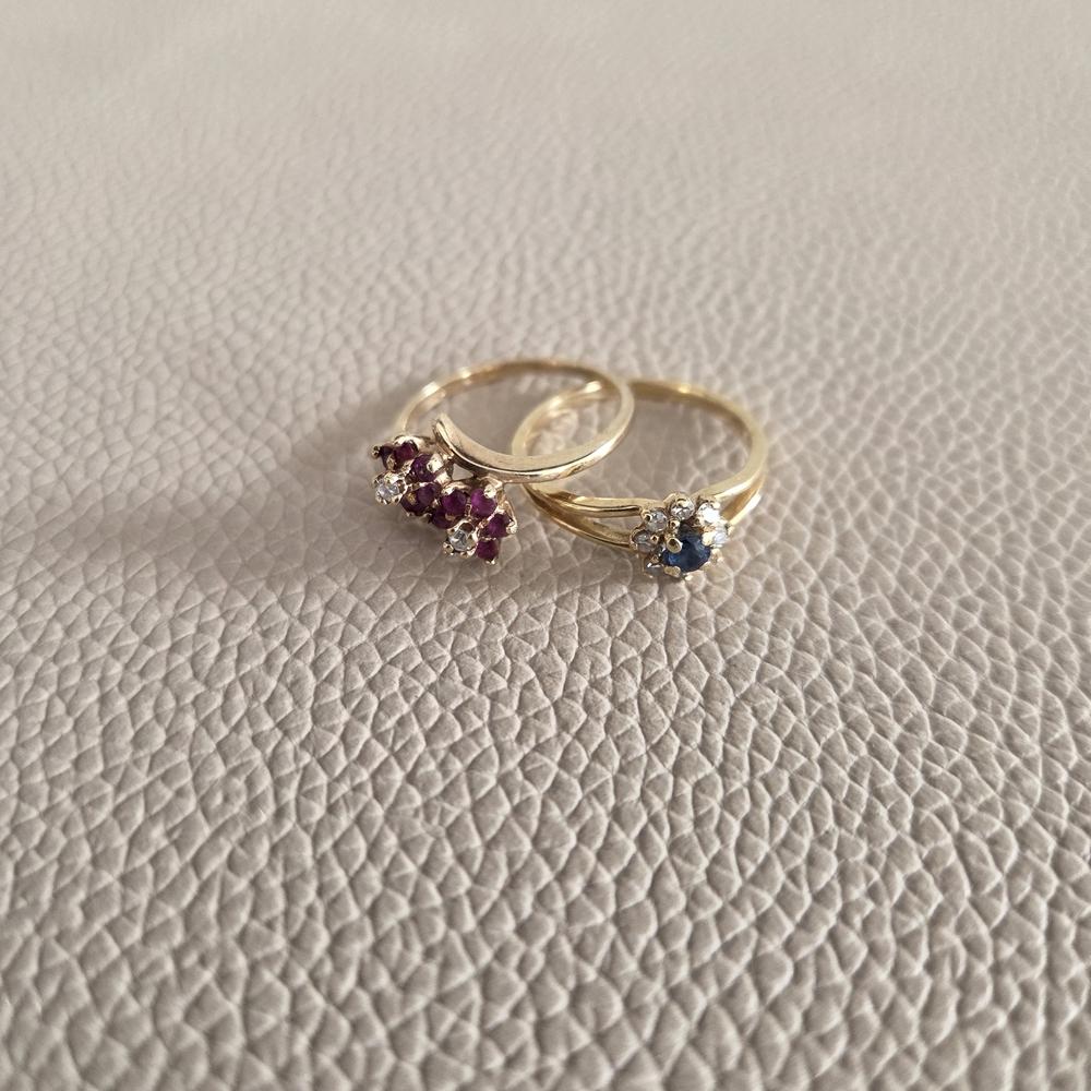 Elegant Gold and Gemstone Women's Rings